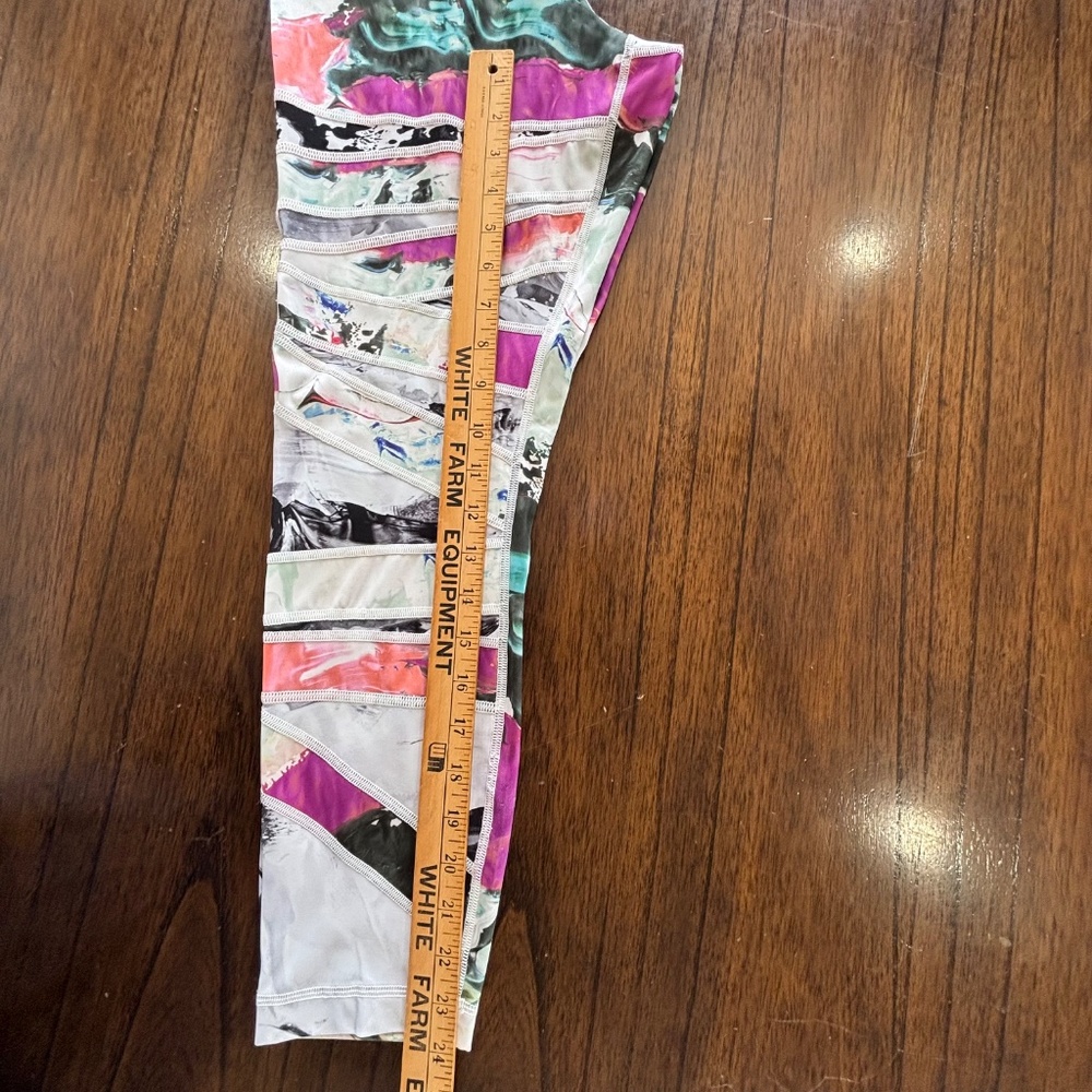 Lululemon high times pigment wave multi colour leggings size 10 - Picture 15 of 15